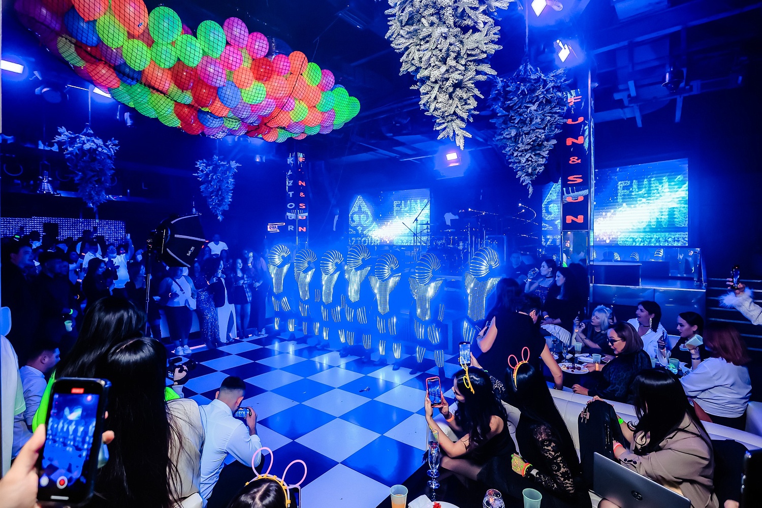 Fun & Sun Neon Party