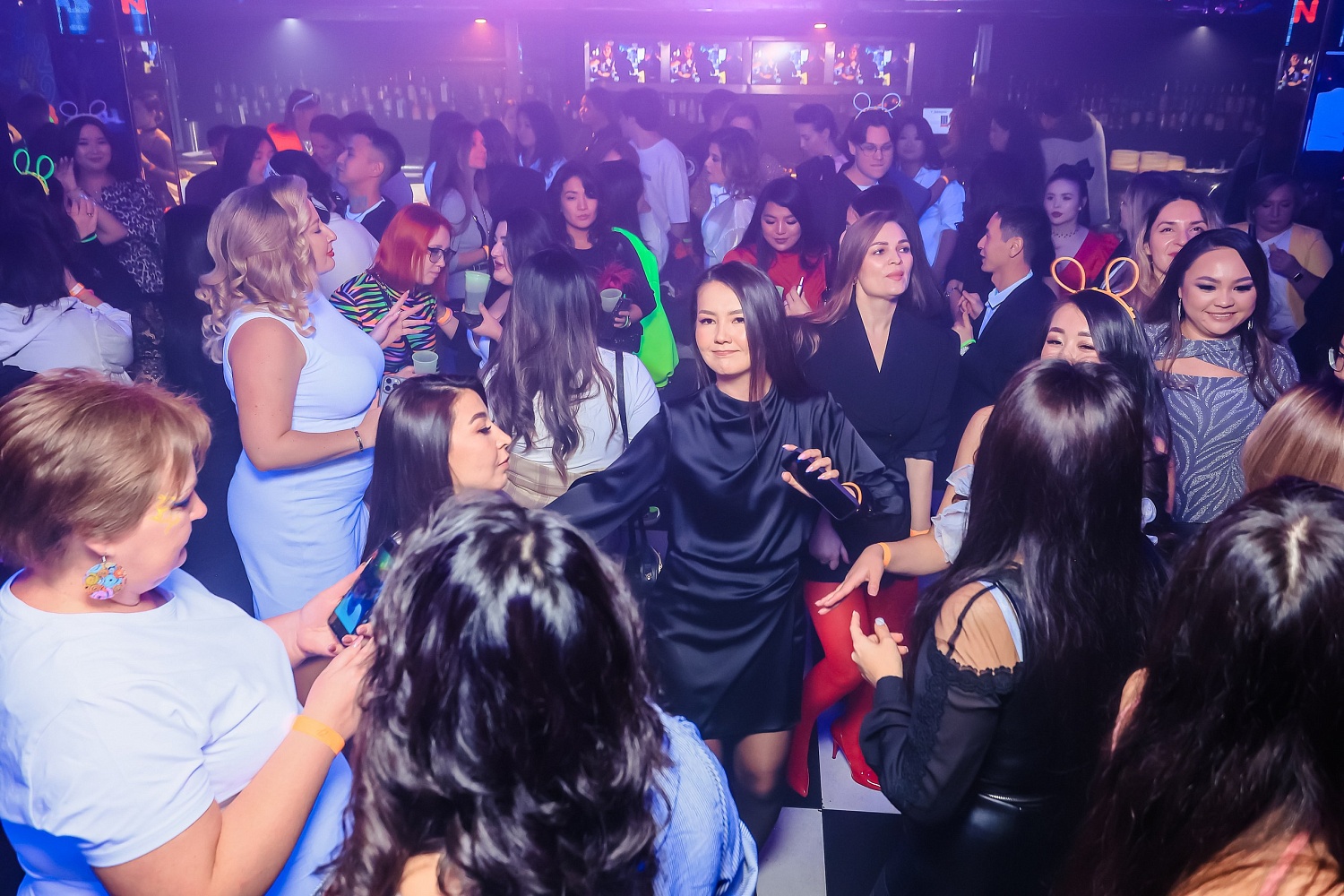 Fun & Sun Neon Party