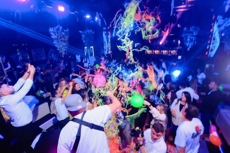 Fun & Sun Neon Party — HR