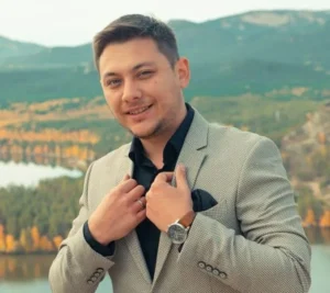Андрей Арьянов